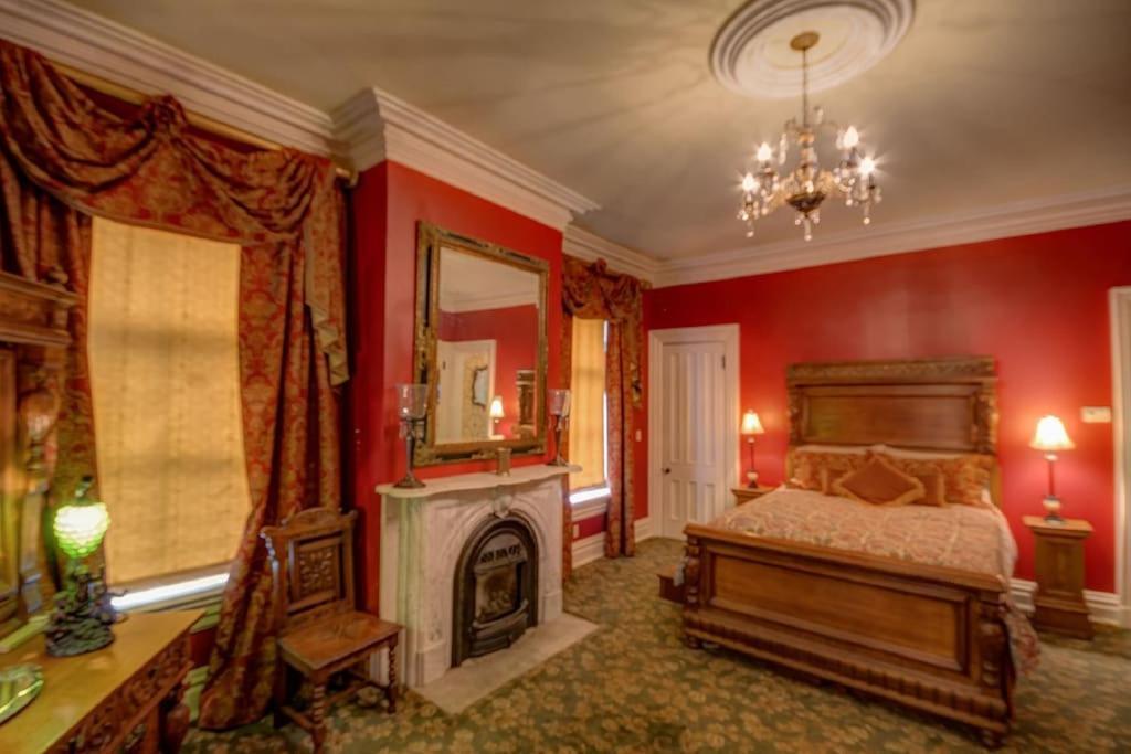 Merry Mansion East Dubuque Екстериор снимка