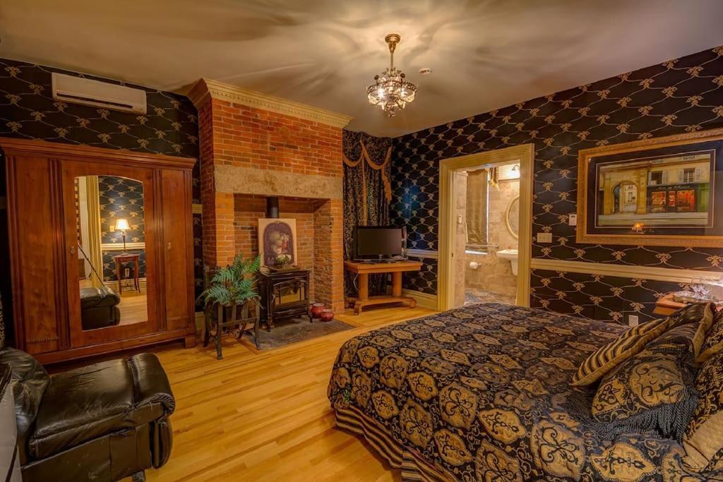 Merry Mansion East Dubuque Екстериор снимка